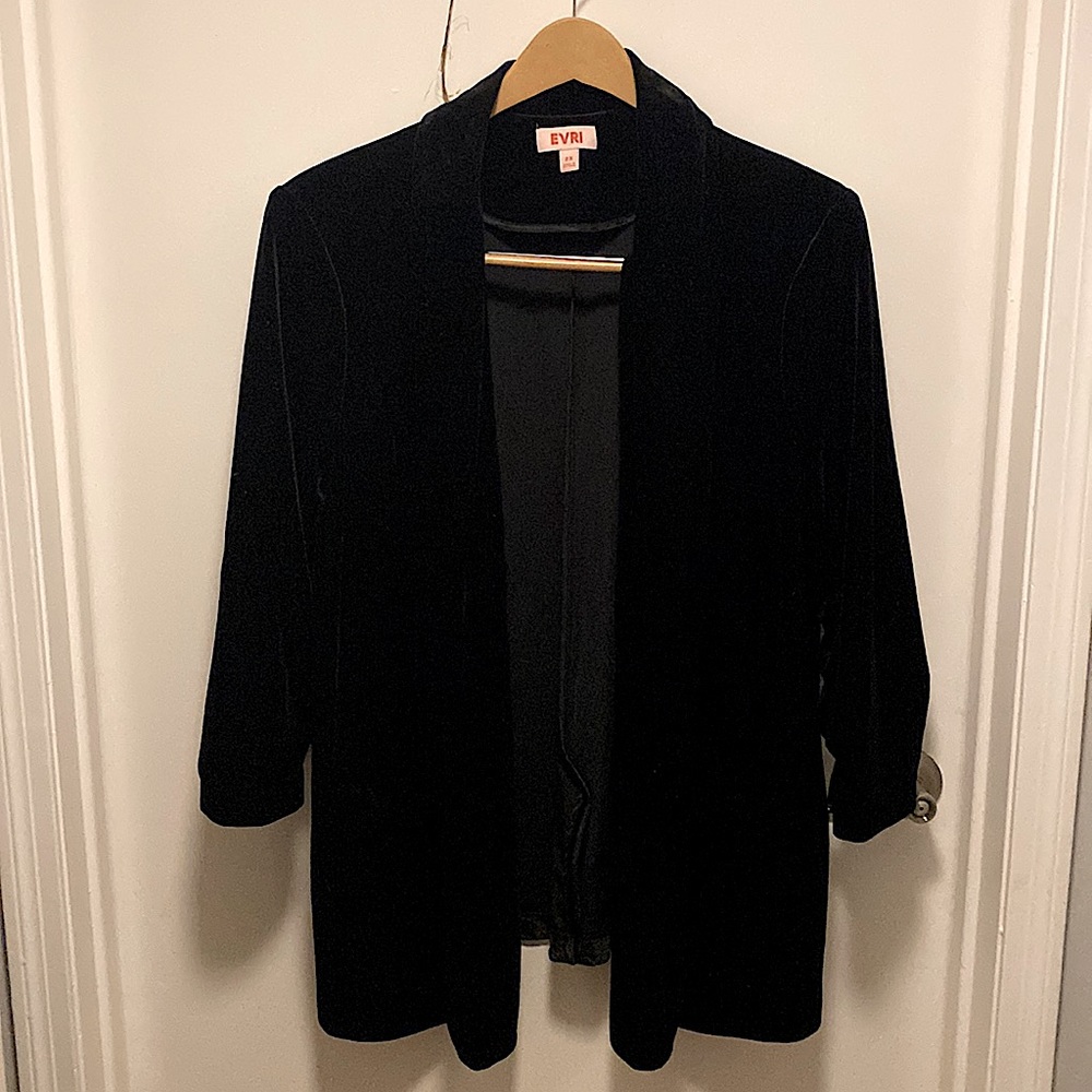 EVRI 2X Velvet Black Blazer